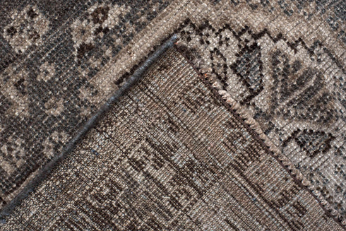 Vintage Shiraz Area Rug (7' x 9')